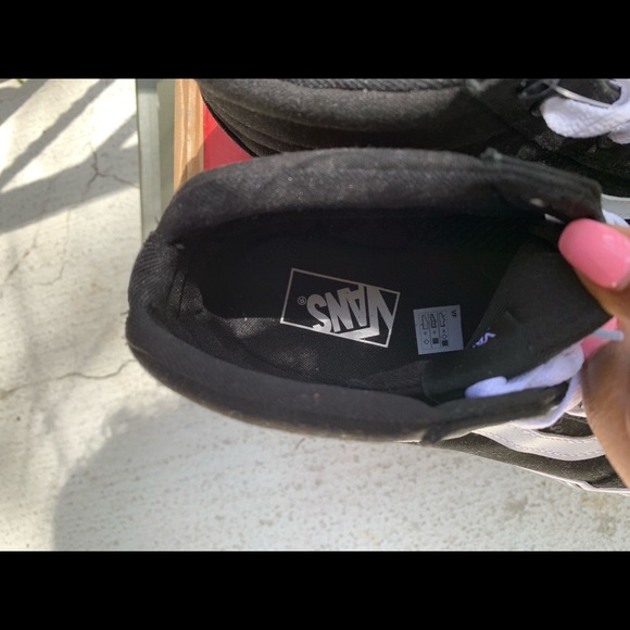 Vans - Picture 6 of 6